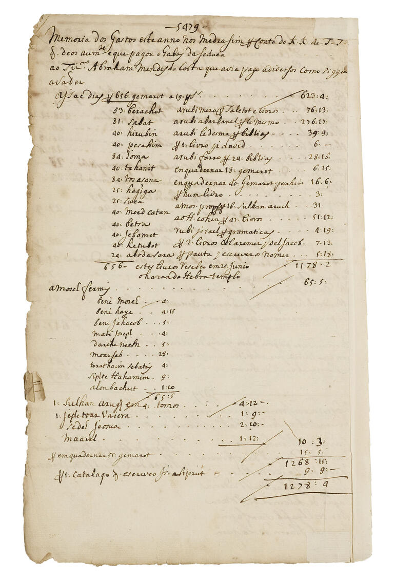 Manuscript page with Portuguese text.