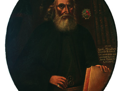Portrait painting of bearded man in skullcap holding closed book in front of bookshelf, with Latin text on side.